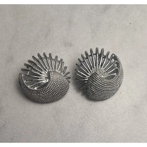 Vintage Fan Clip On Earrings Round 1" Silver Tone Sarah Coventry Statement 1980s - Picture 6 of 9